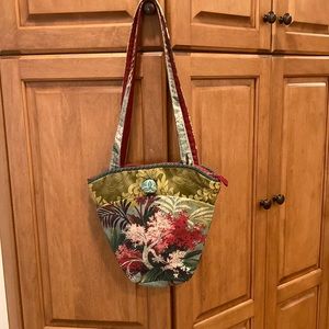 Vintage Sylviebag. Made of vintage barkcloth fabric, antique button, cool zipper